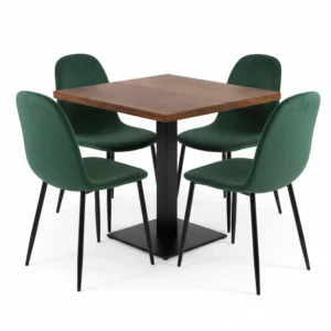 sillas y mesa cuadrada Hosteria